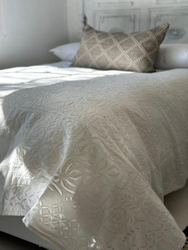 bed cover organdy cut out