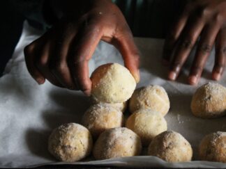 greek pecan nut balls